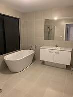 Apple House Truganina