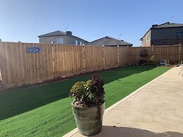 Apple House Truganina