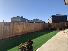 Apple House Truganina