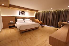 Ramada by Wyndham Mussoorie Mall Road