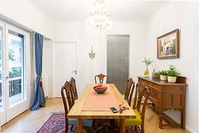 A short walk to Syntagma and Plaka