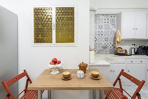 A short walk to Syntagma and Plaka