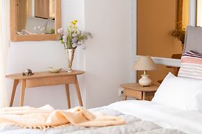 A short walk to Syntagma and Plaka