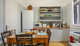 A Happy stay by Edem Beach