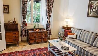 A Happy stay by Edem Beach