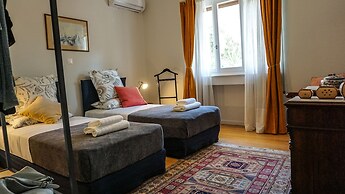 A Happy stay by Edem Beach