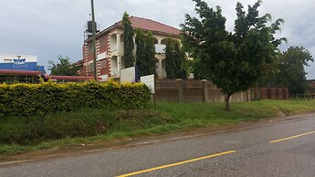 Leosim Hotel Nebbi