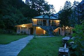 Asaka Himalayan Inspiration lodge Kasol