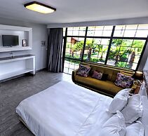 Turquoise Beach Resort