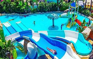 Turquoise Beach Resort