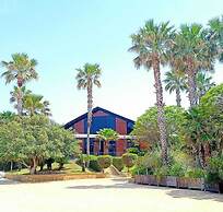 Turquoise Beach Resort