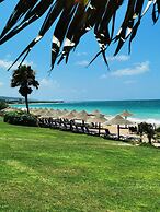 Turquoise Beach Resort