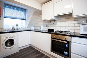 The Manchester Pad - Sleeps 12