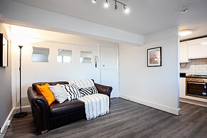 The Manchester Pad - Sleeps 12