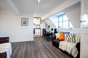 The Manchester Pad - Sleeps 12