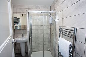 The Manchester Pad - Sleeps 12