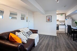 The Manchester Pad - Sleeps 12