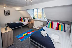 The Manchester Pad - Sleeps 12