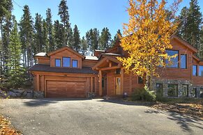 Boulder Lodge At Peak 8 4 Bedroom Home by RedAwning