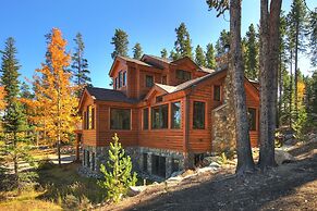 Boulder Lodge At Peak 8 4 Bedroom Home by RedAwning