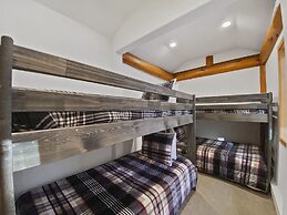 Boulder Lodge At Peak 8 4 Bedroom Home by RedAwning