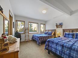 Boulder Lodge At Peak 8 4 Bedroom Home by RedAwning