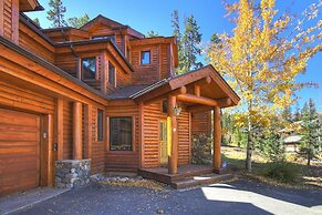 Boulder Lodge At Peak 8 4 Bedroom Home by RedAwning