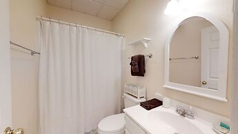 Amazing Sunsets 3 Bedroom Home by RedAwning