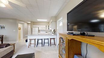 Amazing Sunsets 3 Bedroom Home by RedAwning