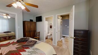 Amazing Sunsets 3 Bedroom Home by RedAwning