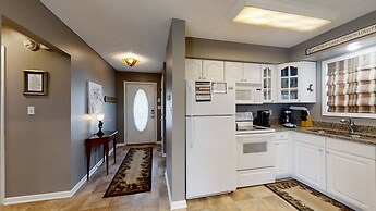 Amazing Sunsets 3 Bedroom Home by RedAwning