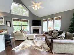 Amazing Sunsets 3 Bedroom Home by RedAwning