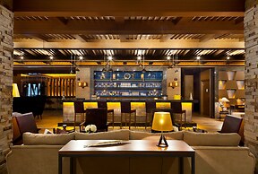 Magna Pivot Hotel - Boutique Class