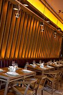 Magna Pivot Hotel - Boutique Class