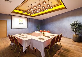 Magna Pivot Hotel - Boutique Class