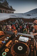 Magna Pivot Hotel - Boutique Class