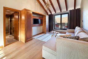 Magna Pivot Hotel - Boutique Class