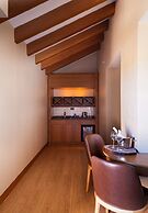 Magna Pivot Hotel - Boutique Class