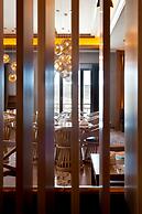 Magna Pivot Hotel - Boutique Class