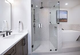 Aspenwood 102 2 Bedroom Condo by RedAwning