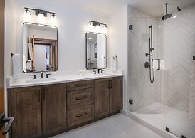 Aspenwood 102 2 Bedroom Condo by RedAwning