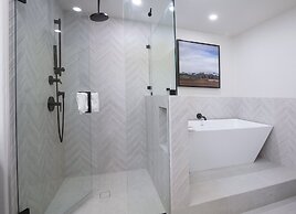 Aspenwood 102 2 Bedroom Condo by RedAwning