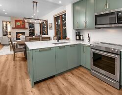 Aspenwood 102 2 Bedroom Condo by RedAwning