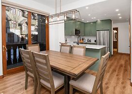 Aspenwood 102 2 Bedroom Condo by RedAwning