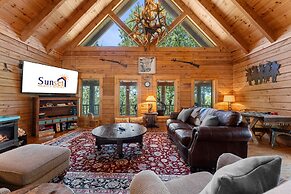 The Lazy K 3 Bedroom Cabin by RedAwning