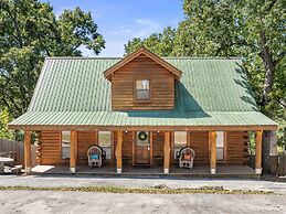 The Lazy K 3 Bedroom Cabin by RedAwning