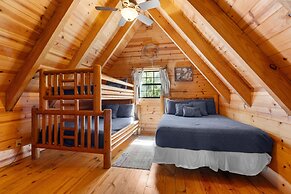 The Lazy K 3 Bedroom Cabin by RedAwning