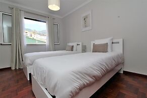 Grey Apartment in City Center with Sea View