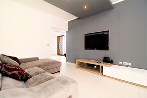 Plaza Villa with Private Pool