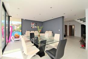 Plaza Villa with Private Pool